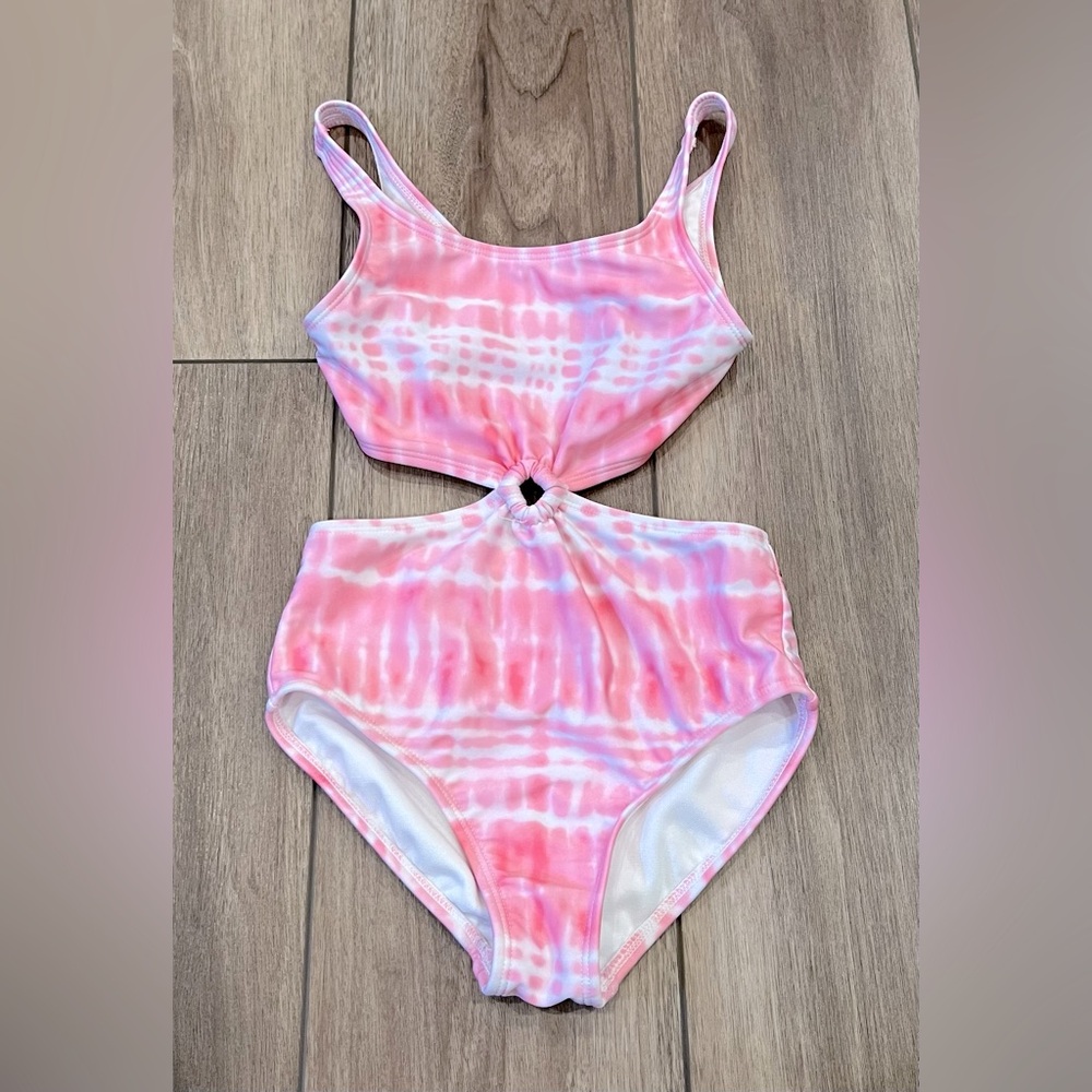 Girls bathing suit in size 8